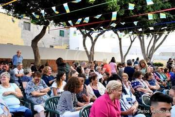 Pregón de La Viña a cargo del alcalde de Telde y actuación del humorista Maestro Florido (Foto Antonio Alí y TA)
